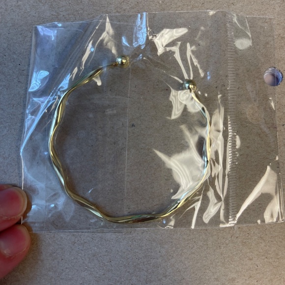 Bangle bracelet - Picture 2 of 2